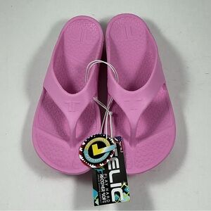 New TELIC Energy Recover Pink Flip Flops Sandals Size 8 - Small